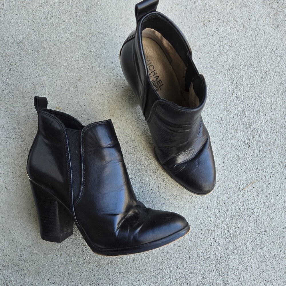 Sz 6 MK Micheal Kors booties ankle boots heel
